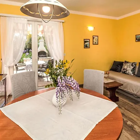 Steffi Fuer 4 Personen By Interhome