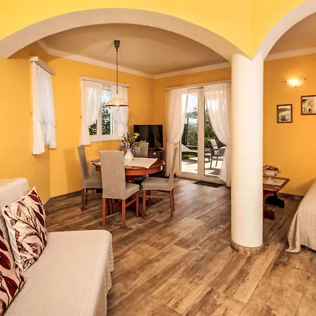 Apartman Steffi Fuer 4 Personen By Interhome Ravni
